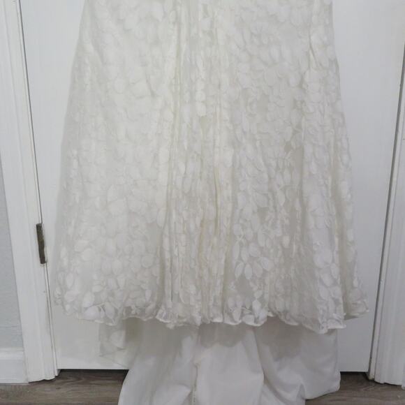 Galina Womens 4 Soft White Strapless Lace Gown with Ribbon Detail Small Train - Picture 5 of 11